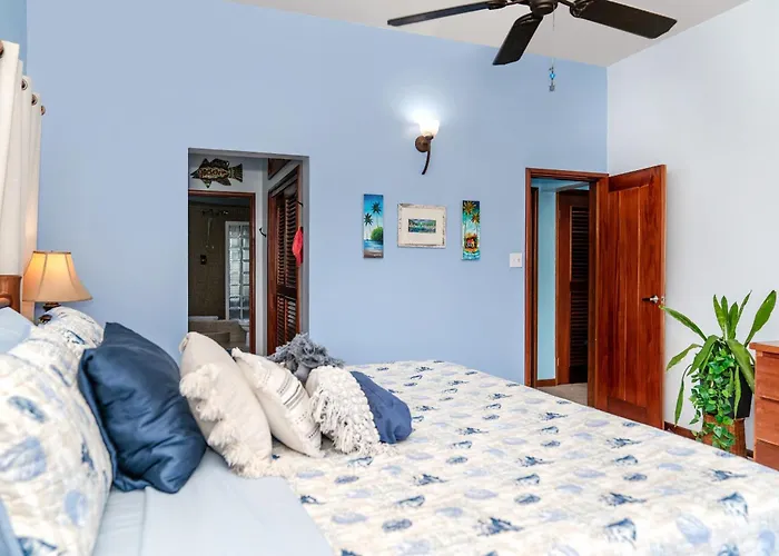 Holiday home Residences At Barrier Reef Unit 5b Oceanview 2 Bedroom By Floreo *