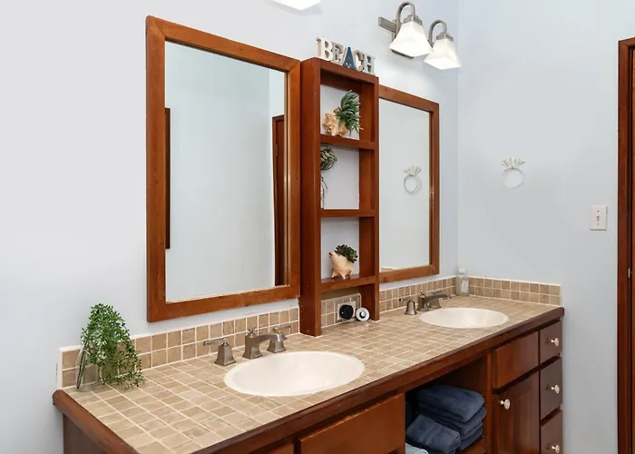Residences At Barrier Reef Unit 5b Oceanview 2 Bedroom By Floreo Holiday home *